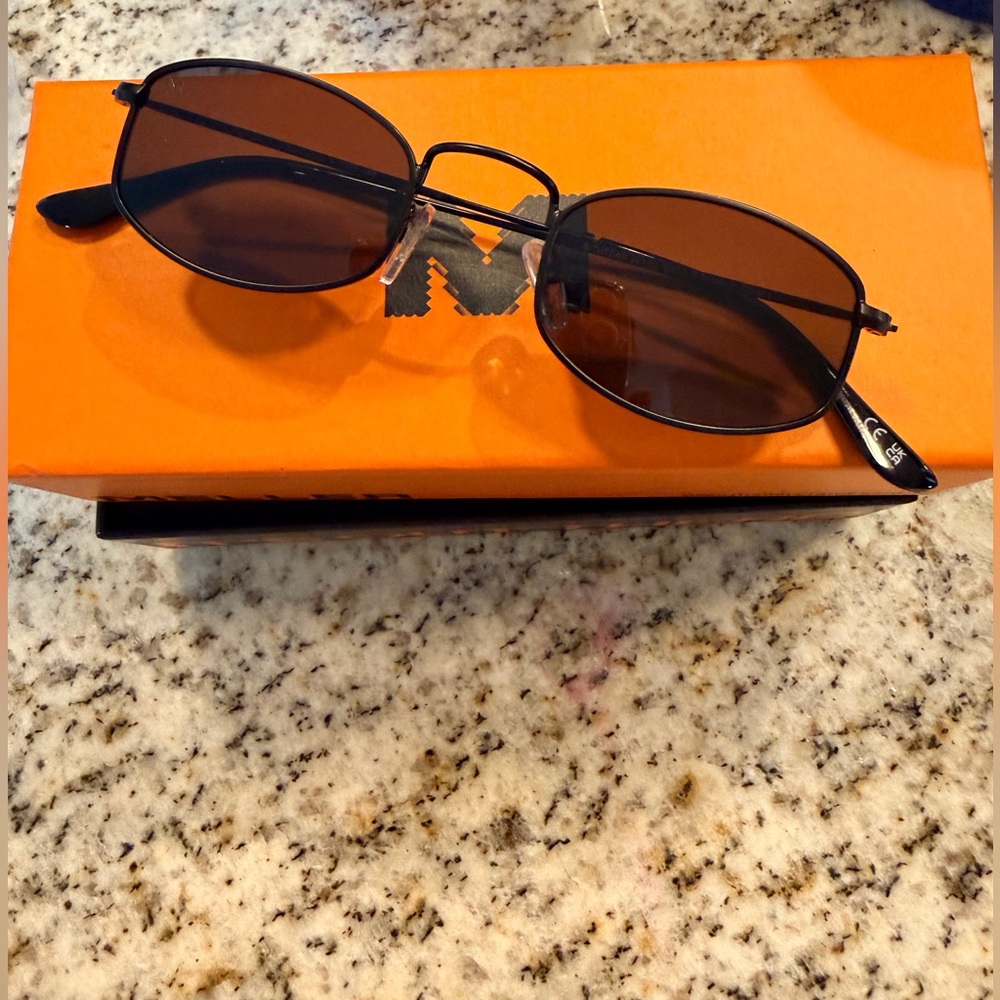 Stylish Black Sunglasses